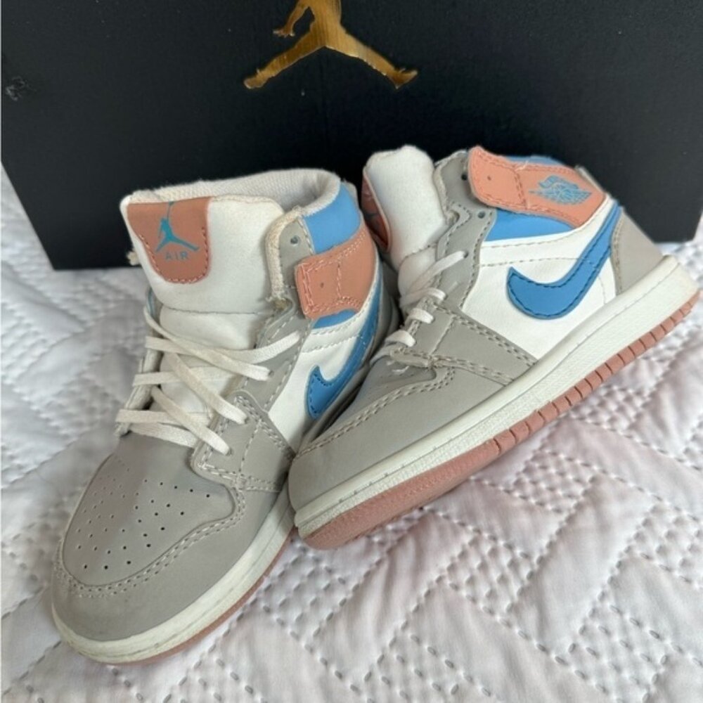 Nike Jordan 1 Toddler Preschooler High Top Stylish Basketball Sneakers Euro 27 - Picture 9 of 11